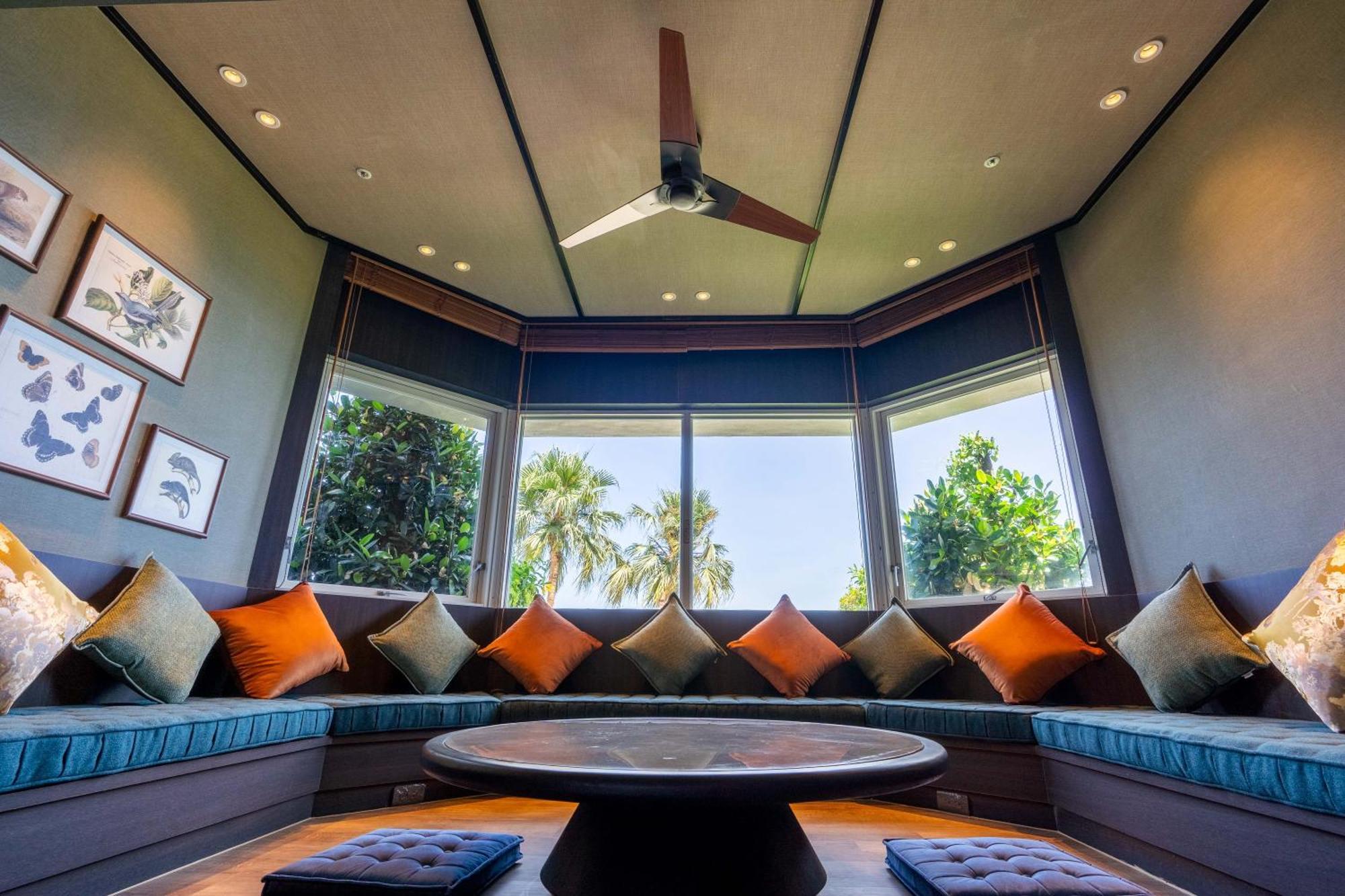 Hualien Farglory Hotel Yanliau Exterior foto A ceiling fan in a hotel